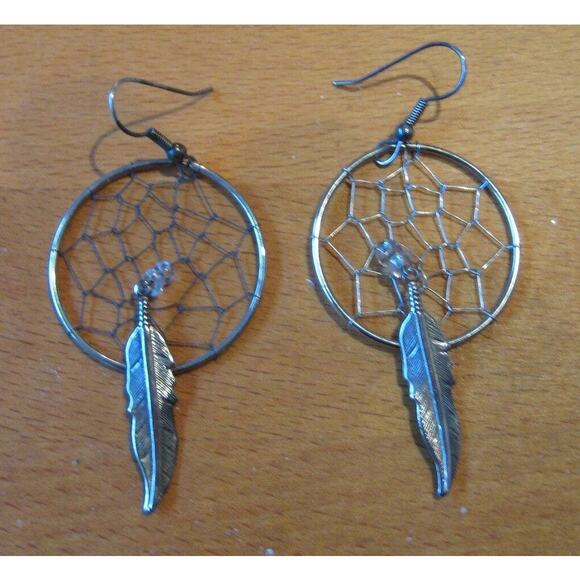 Dream Catcher Silver Dangle Pieced Earrings with Pretty Leaf & Beads - Vintage - Picture 1 of 3